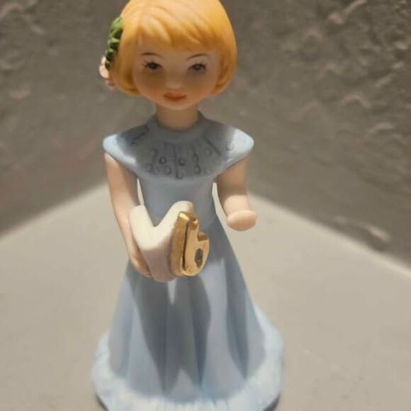 Ceramic Enesco Growing Up Girls Blonde Girl 6 Years Old - Picture 1 of 4